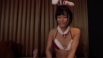 ハメ撮り　貧乳美女イチャイチャハメ撮りSEX。 コスプレ 素人 ハメ撮り 顔射 貧乳・微乳 スレンダー 泥酔  中出し 潮吹き